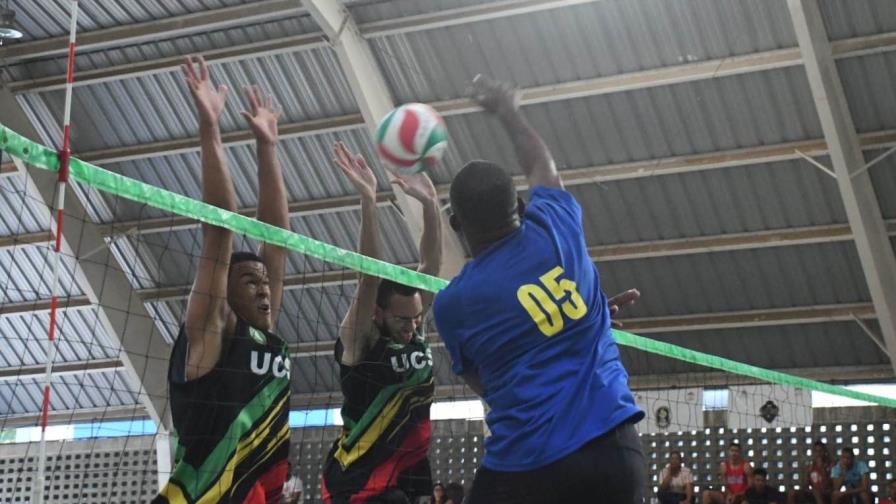 Unapec gana en arranque voleibol masculino de sala en los Juegos Universitarios