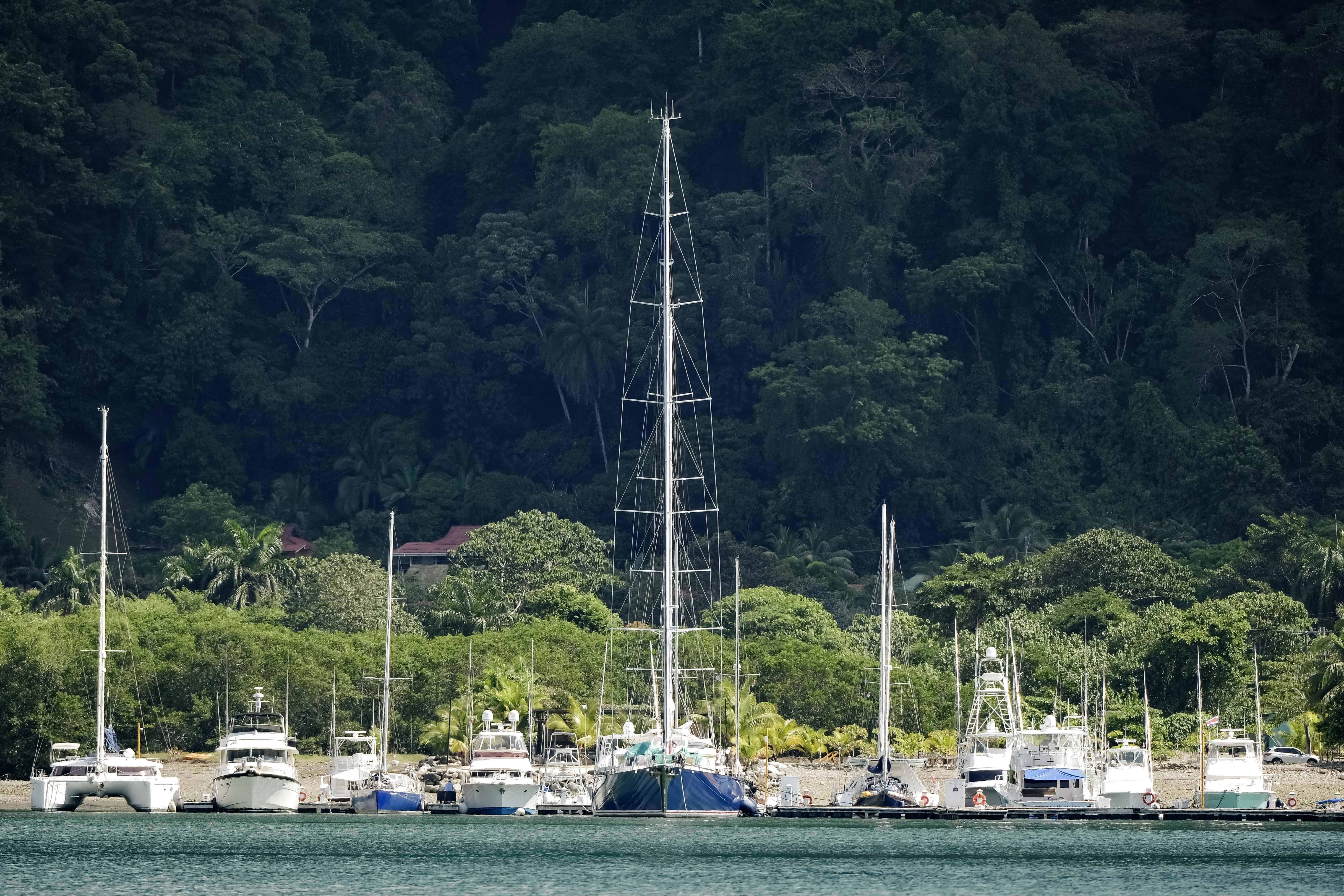 Barcos amarrados en el Golfo Dulce