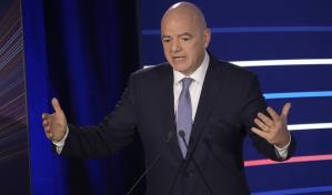 No le dan oportunidad, Infantino desecha la idea de las tarjetas azules en el fútbol