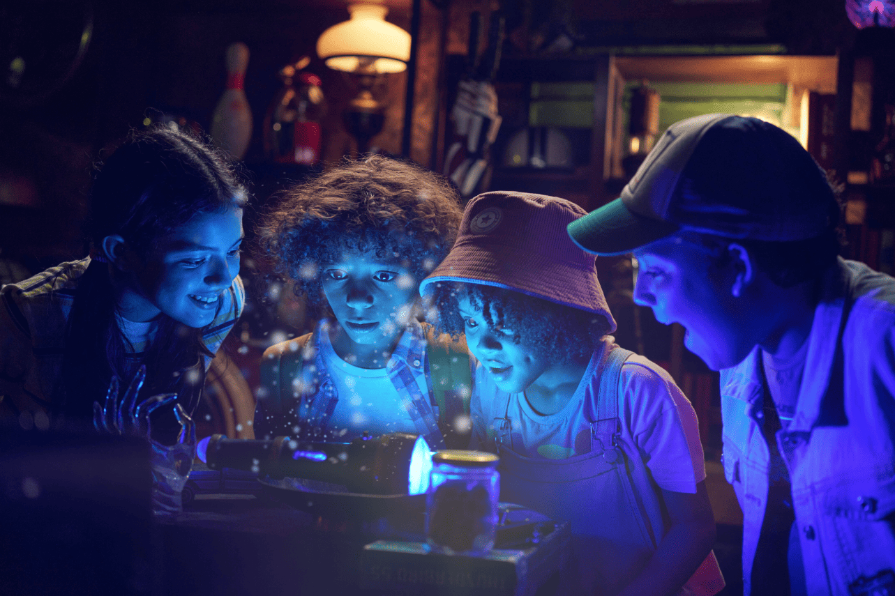 Niños protagonizan el comercial de televisión del Banco Popular, simbolizando el futuro luminoso y lleno de ideas de la República Dominicana.