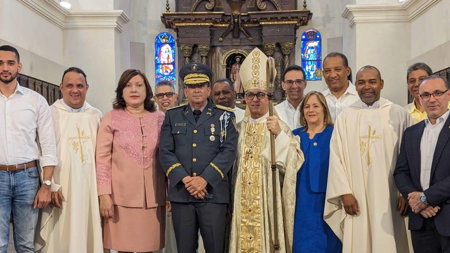 Arzobispo llama a la policía a afrontar los desafíos del siglo XXI en su 88 aniversario