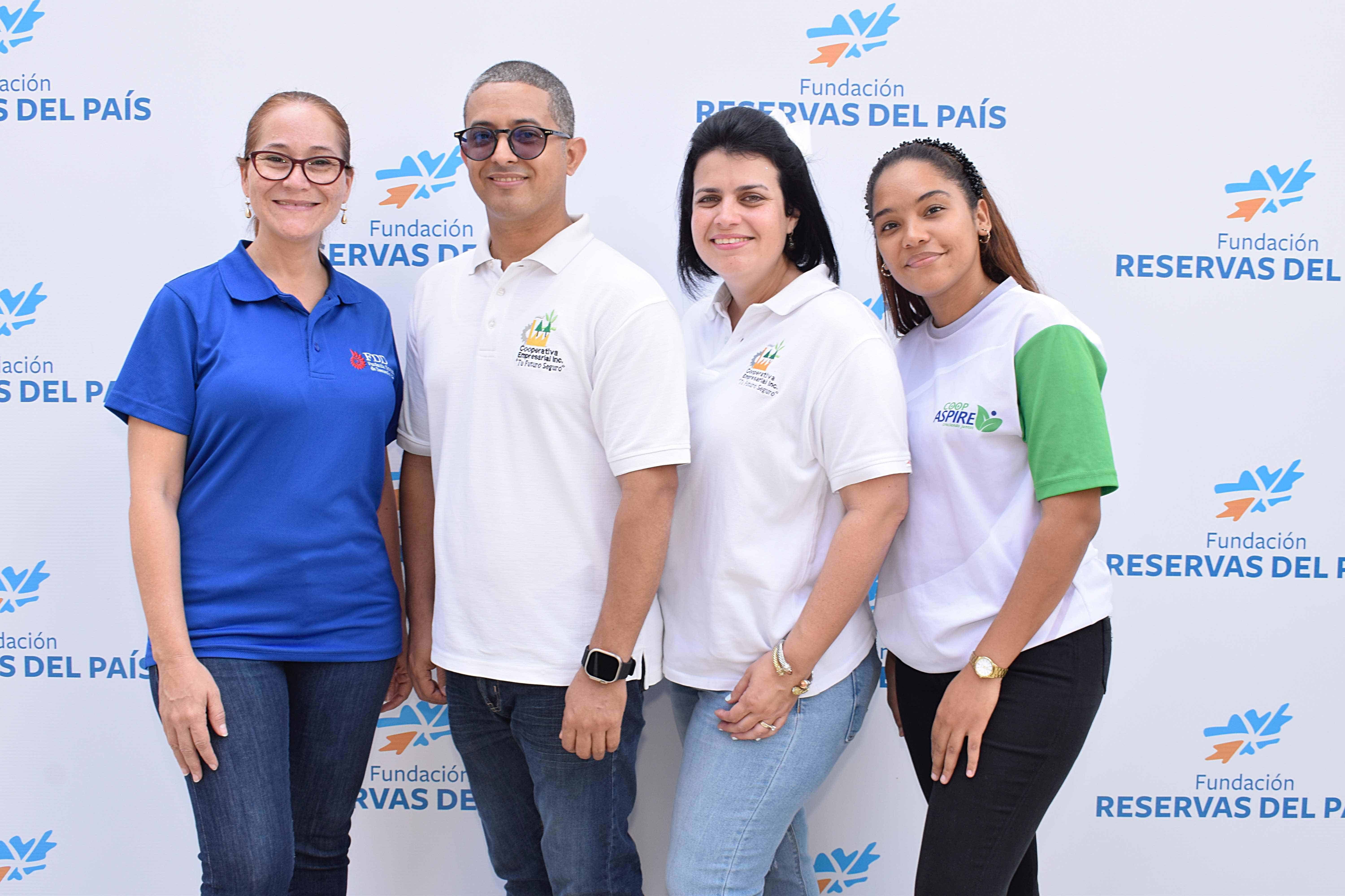 Niurka Durán, Richard Paredes, Sandra Escobar y Eliana Lamarche.