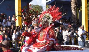 Con un "Trabucazo" de confeti y mucha creatividad comienza el Carnaval de Santo Domingo 2024