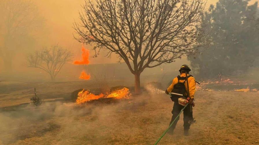El peor incendio en la historia de Texas podría agravarse por el viento y las temperaturas