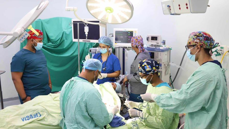 Sociedad Dominicana de Cirugía Vascular y Endovascular realiza intervenciones en el Padre Billini