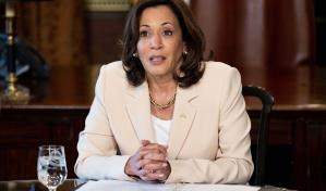 Kamala Harris visita Parkland y anuncia dos propuestas para frenar la violencia con armas