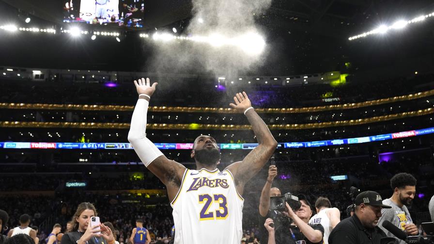 LeBron llega a 40.000 puntos y amplía récord pero Nuggets vencen a Lakers