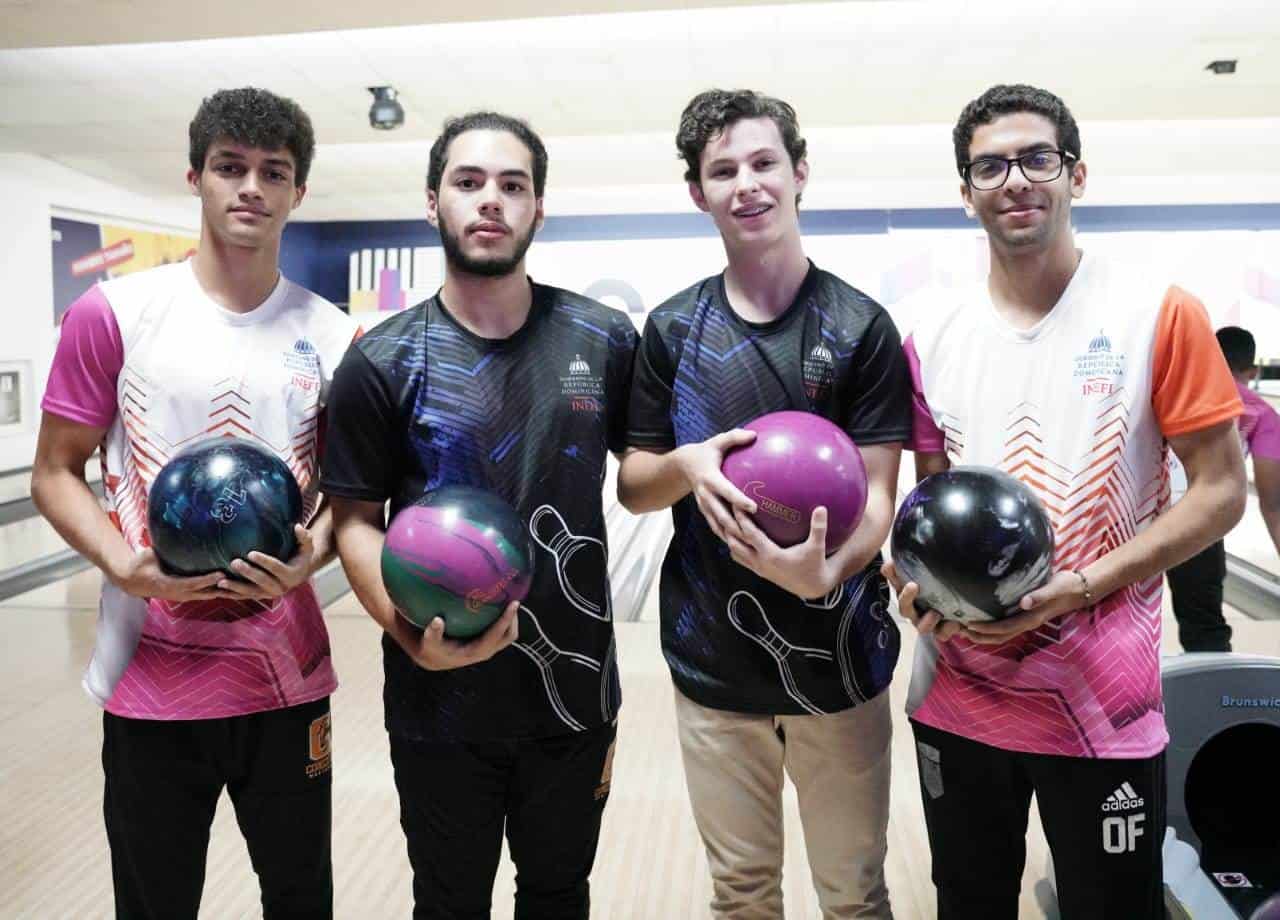 Participantes de la 2da Copa Intercolegial de Boliche INEFI