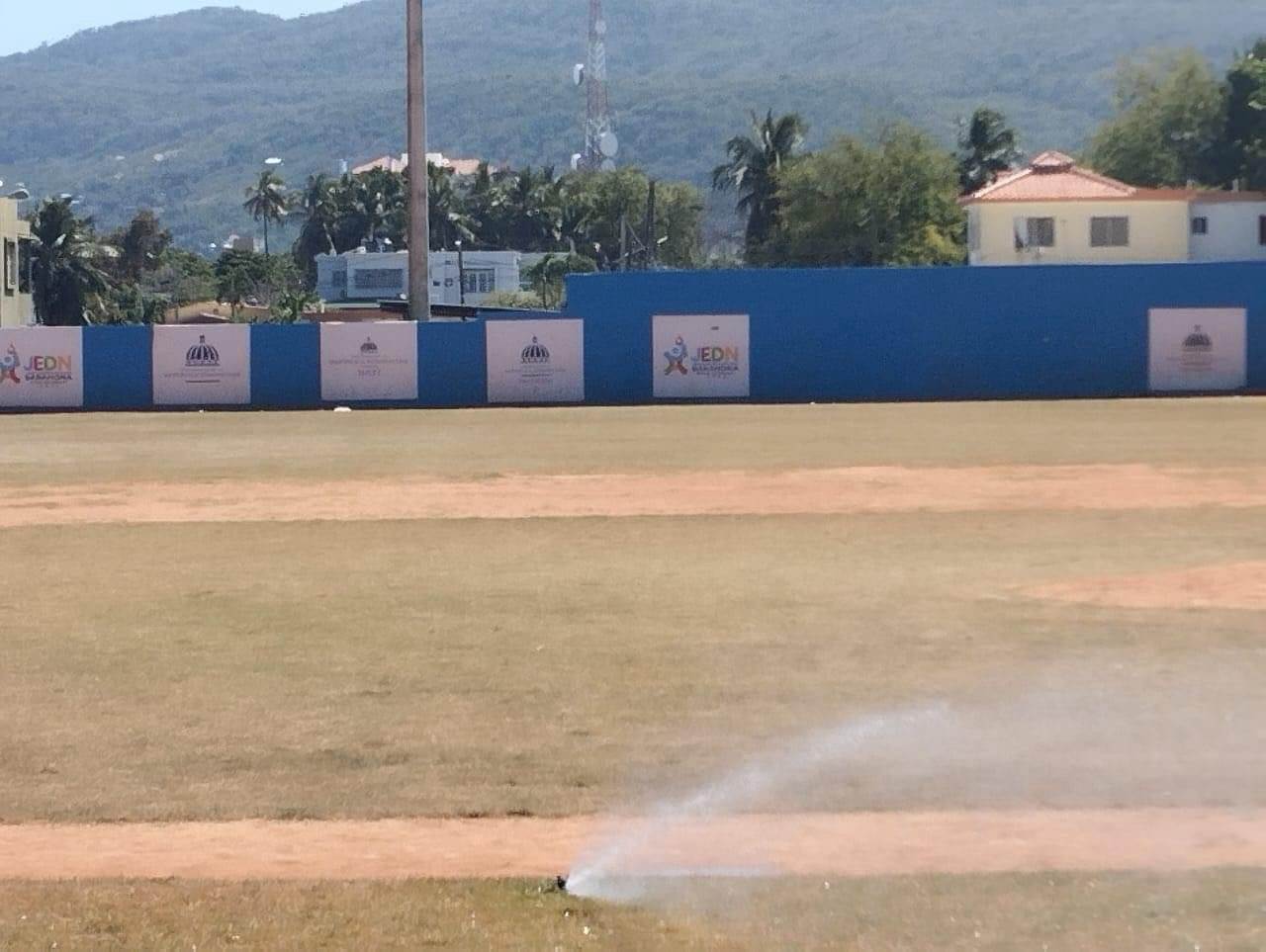 Sistema de riego del estadio Nadin Hazoury de Barahona