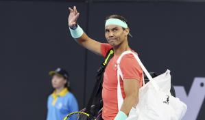 Nadal no presenta problemas en la cadera en derrota ante Alcaraz en juego de exhibición