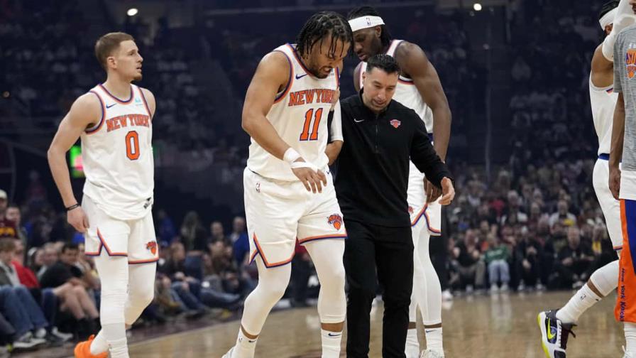 Knicks pierden a Jalen Brunson por lesión de rodilla, pero vencen a Cavaliers