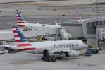 Un avión de American Airlines choca con otro de Frontier en aeropuerto de Miami Un avión de American Airlines choca con otro de Frontier en aeropuerto de Miami