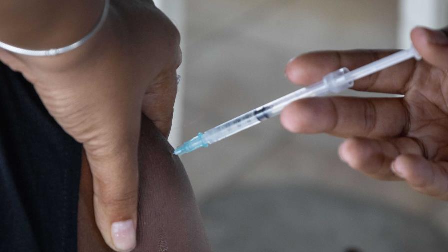 Demanda para vacunación contra el Covid se mantiene a nivel bajo