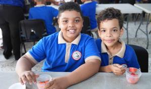 Ministro de Salud llama a transformar las loncheras escolares: "Menos chucherías y más sustancias"