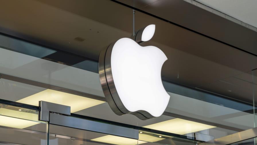 Estados Unidos demanda a Apple, acusándola de mantener un monopolio de iPhone