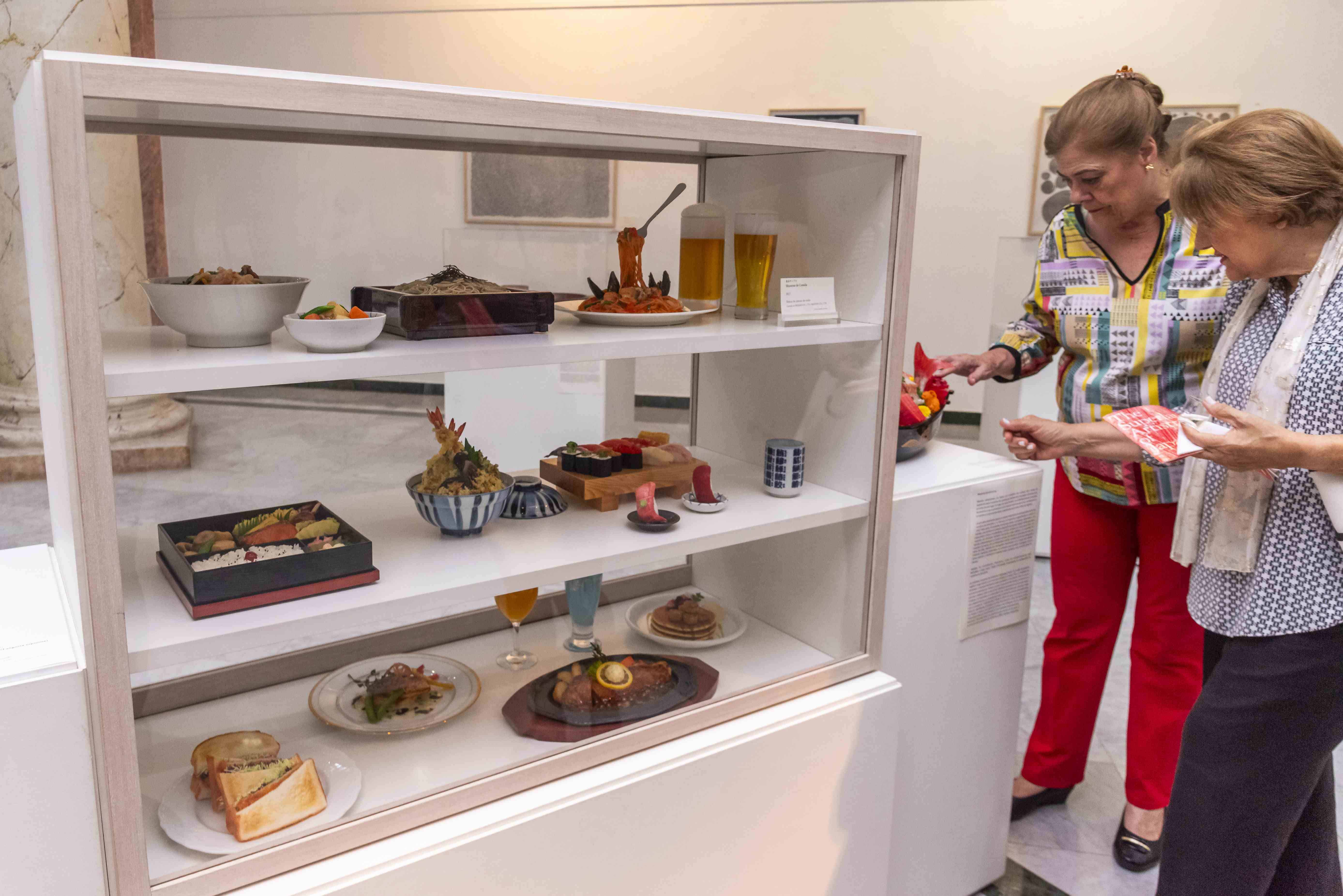 Los invitados hicieron un recorrido durante la actividad.