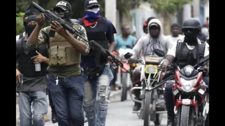 Pandillas armadas atacan academia de policía en Puerto Príncipe, la capital haitiana