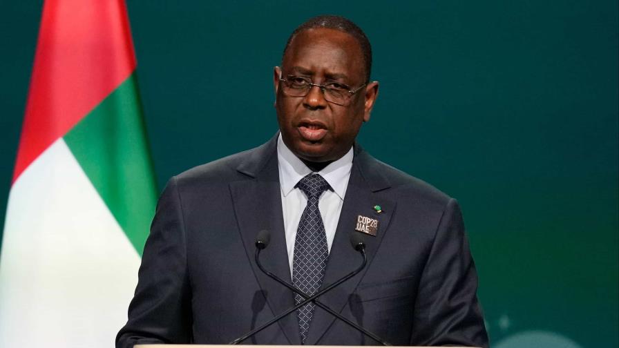 El presidente senegalés disuelve el Gobierno y propone el 24 de marzo para las elecciones