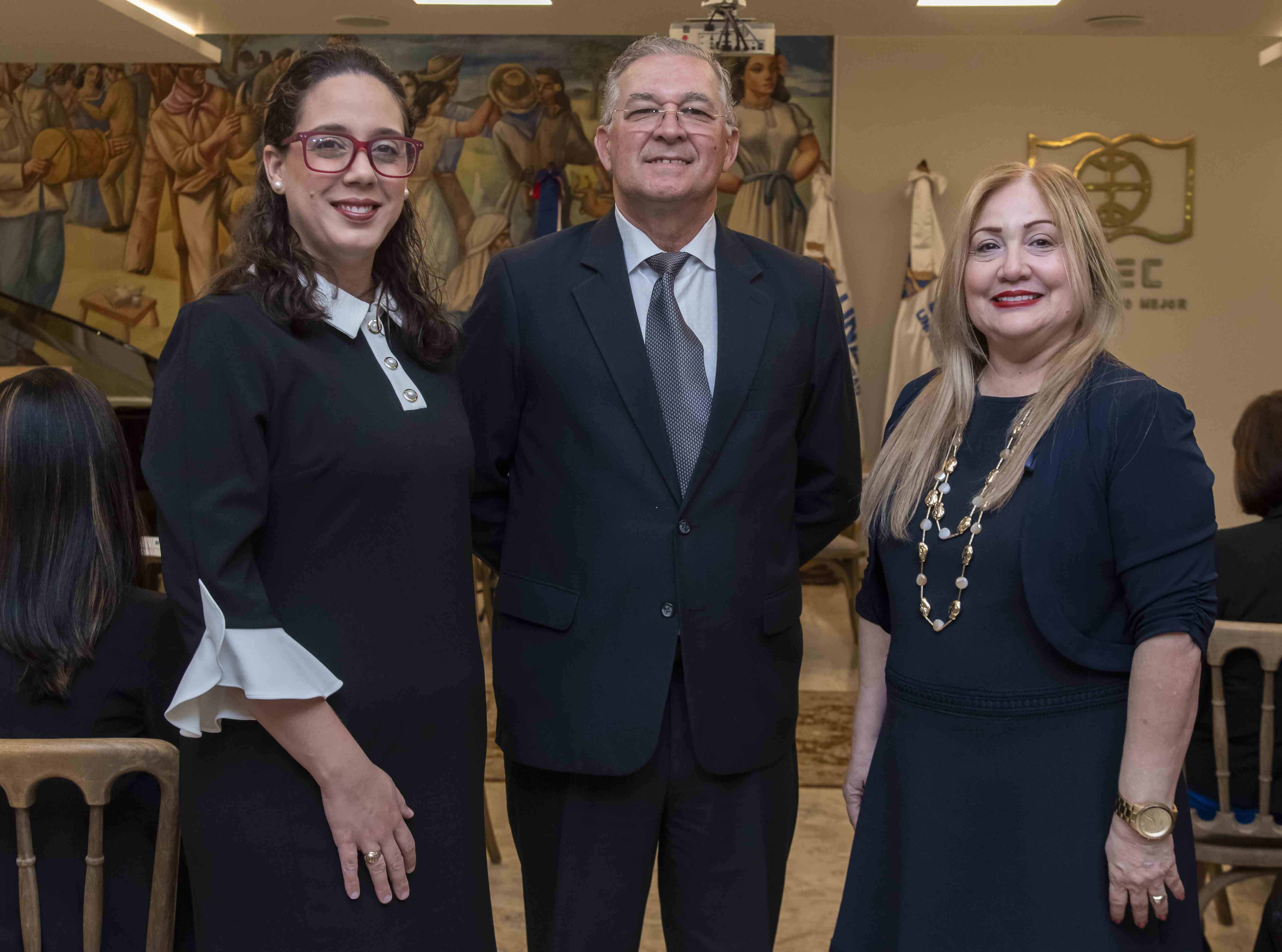 Emely Concepción, Enrique Pacheco y María Luisa Montás. 
