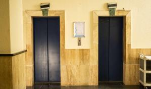 Ascensor del Palacio de Justicia se quedó parado en el tiempo; funciona a golpes