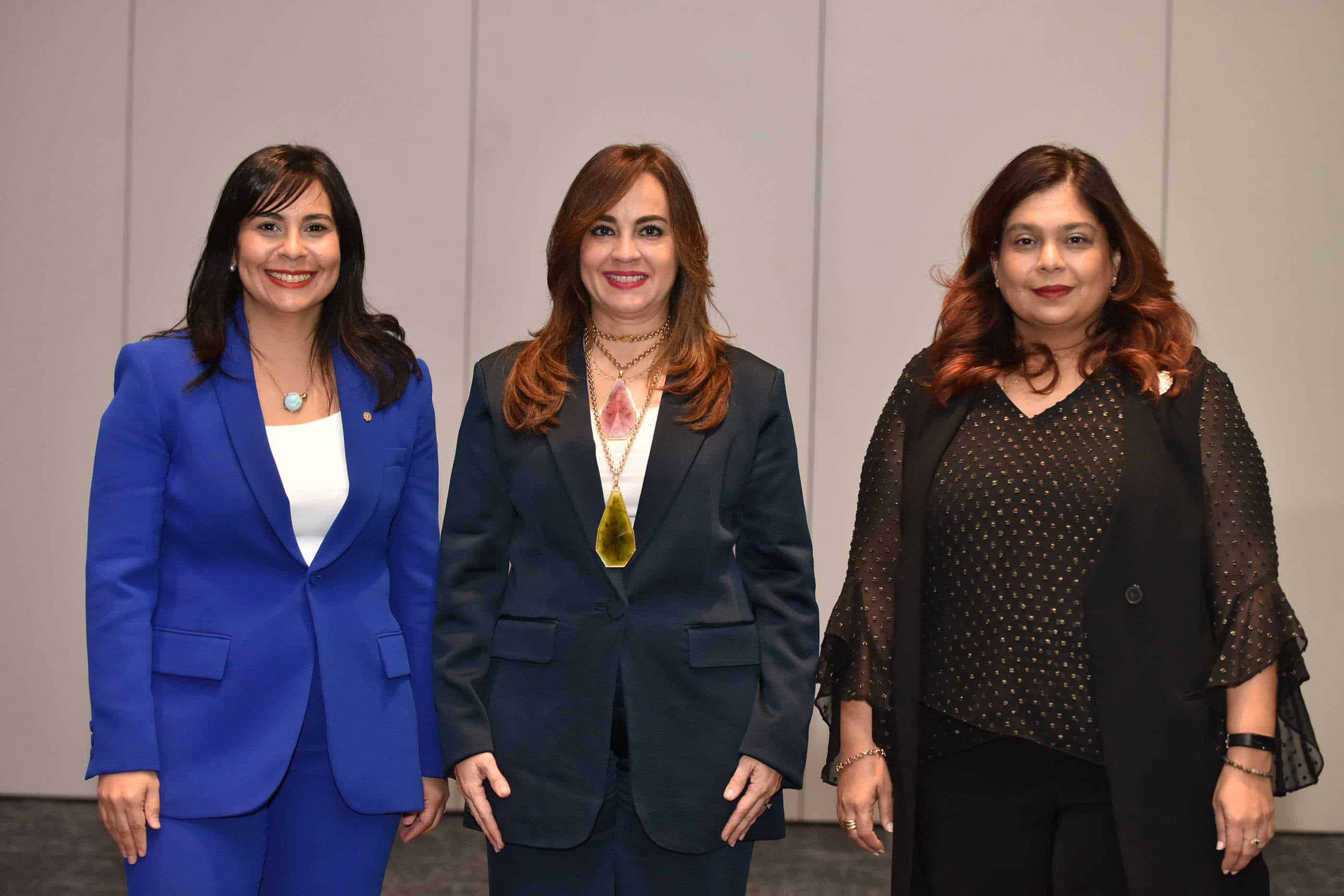 De izquierda a derecha, Christy Luciano, Laura Peña y Marie Aristy.