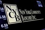 Cotización de banco NYCB suspendida en Wall Street