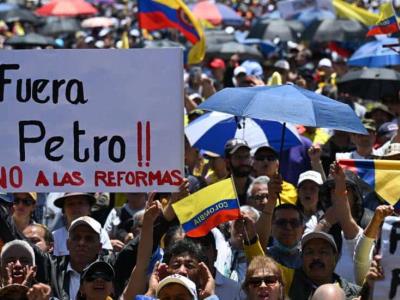 Protestan en Colombia contra el gobierno de Gustavo Petro