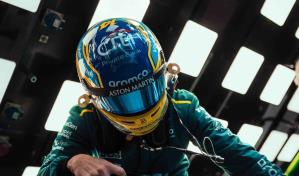 Fernando Alonso triunfa en los libres de Arabia