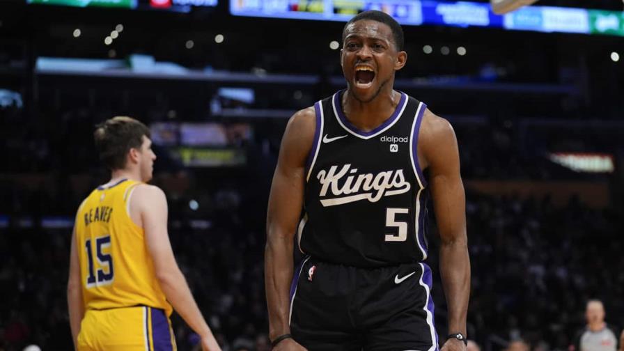 Fox empata la mejor marca de su vida con 44 puntos; Kings doblegan 130-120 a Lakers