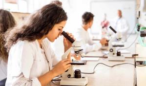 Estereotipos de género limitan ingreso de mujeres en carreras de ciencias, ingenierías y tecnologías