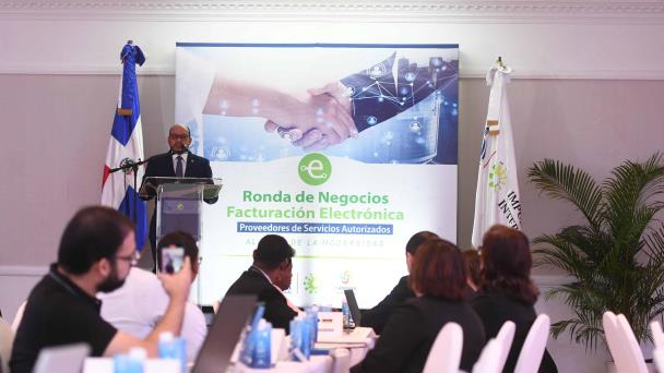 La DGII recaudó en febrero un 16 % más que en 2023, dice su titular
