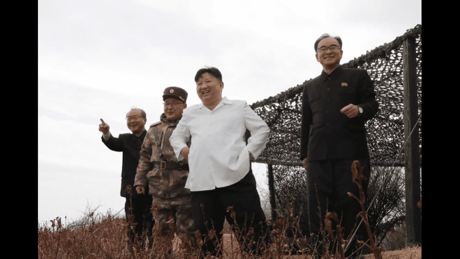 Kim Jong-un dirige ensayos de unidades de artillería que tienen Seúl en su rango de tiro