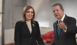 La Fuerza del Pueblo inscribe a su dúo presidencial Leonel Fernández e Ingrid Mendoza en la JCE