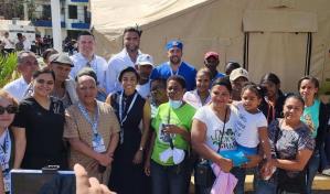 Médicos dominicanos de EE.UU. brindan atención gratuita en hospital de Montecristi