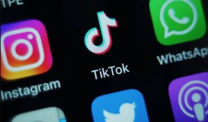 Florida aprueba ley para restringir redes sociales a adolescentes