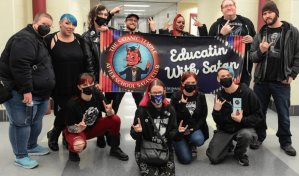 Proyecto de ley de Florida abre posibilidad de que satanistas sean voluntarios en escuelas