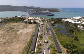 Carnival Corporation inaugura planta fotovoltaica en el puerto Amber Cove