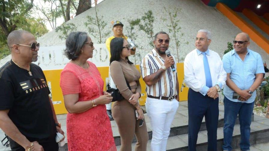 Alcaldía Santiago inaugura bulevar en homenaje a Luis Polonia