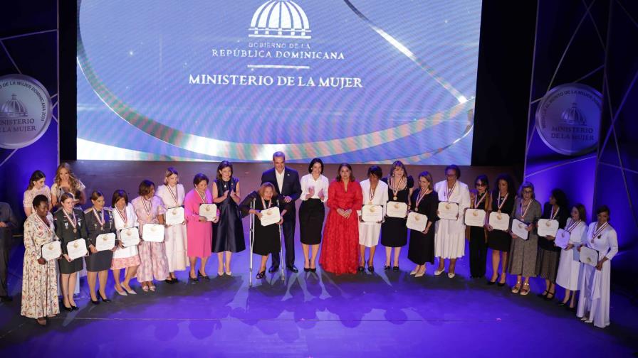 Medalla al Mérito de la Mujer Dominicana: 18 galardonadas en esta última edición