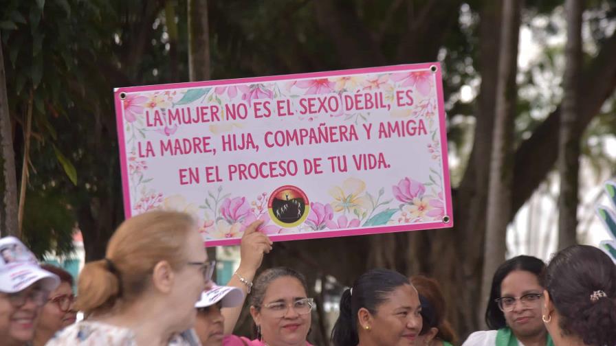 Feministas denuncian en Santiago supuestas desigualdades enfrentan las mujeres