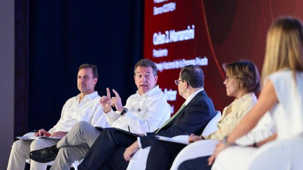 Urge reforma fiscal, pero no se puede realizar por la política, opinan funcionarios
