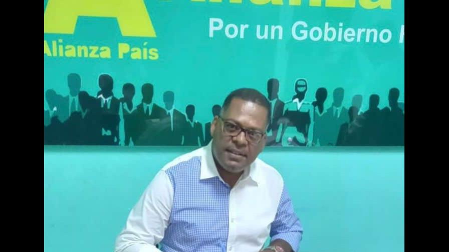 Periodista Robert Antonio Gerrero aspira a diputado por la provincia La Altagracia