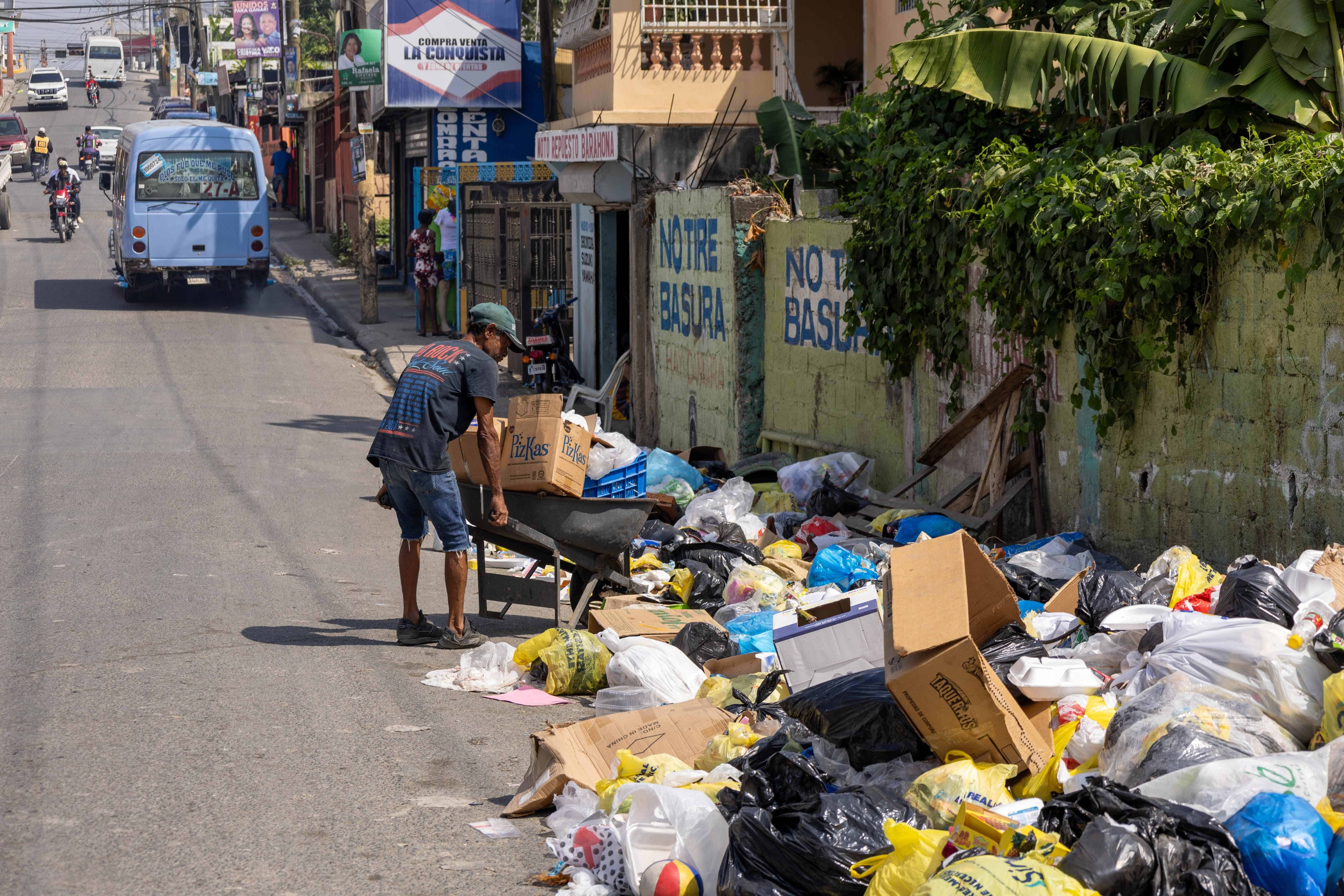 Basura en el barrio La Piña 