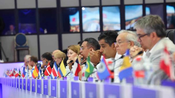 La economía de Latinoamérica supera las expectativas y se estabiliza tras la pandemia, dice el BID