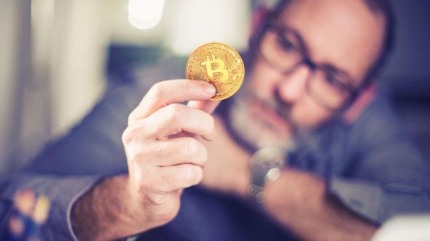 El bitcóin alcanza un nuevo récord y supera los US$72 mil