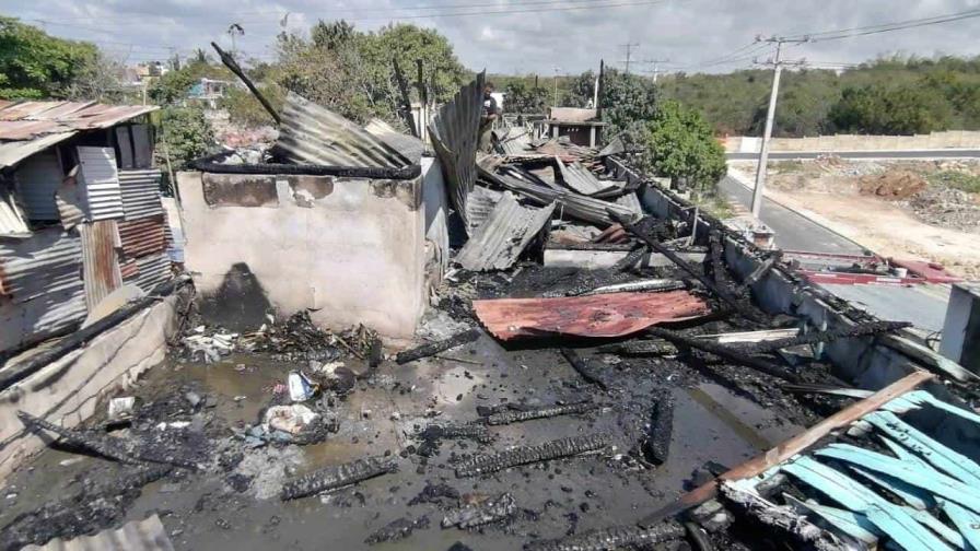 Incendio consume dos apartamentos en barrio Georges de La Romana