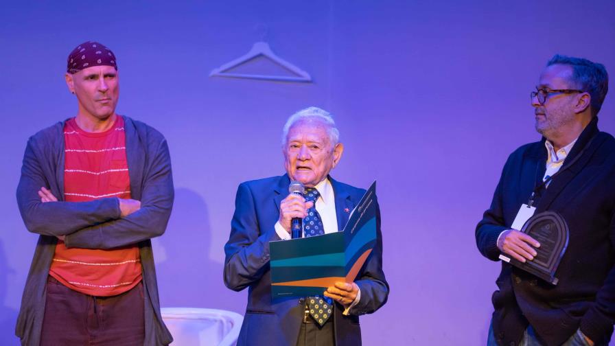 Temporada de Teatro Banreservas reconoce trayectoria de don Salvador Pérez Martínez "El Pera"