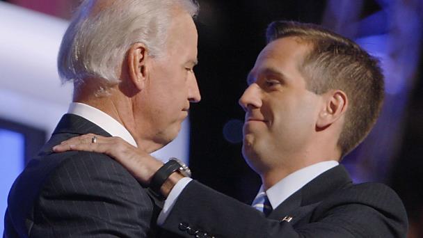 Hur dice que Biden no recordó cuándo murió su hijo, pero la transcripción es más complicada