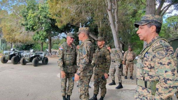 Comandante del Ejército dominicano realiza recorrido de inspección en zona fronteriza