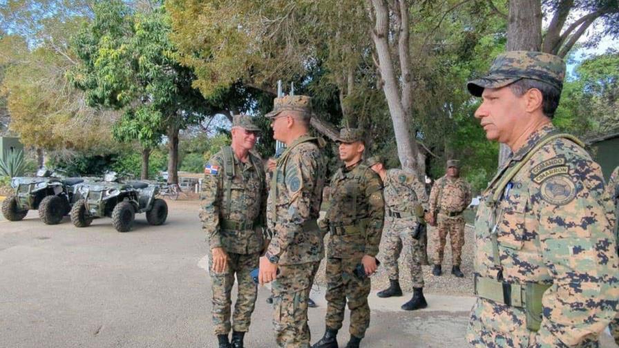 Comandante del Ejército dominicano realiza recorrido de inspección en zona fronteriza